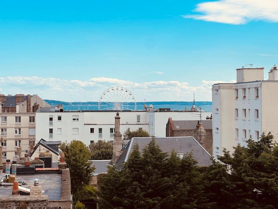Le Petit Nid Perche Sous Les Toits, Vue Mer Le Havre Exteriör bild