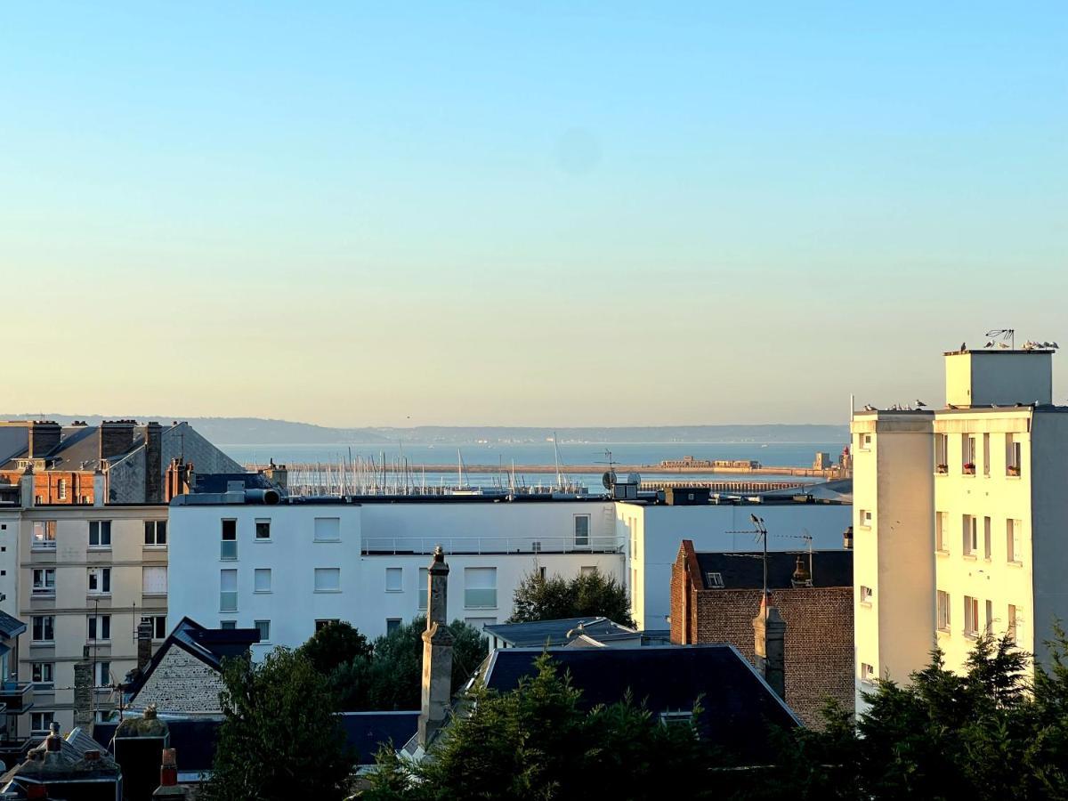 Le Petit Nid Perche Sous Les Toits, Vue Mer Le Havre Exteriör bild