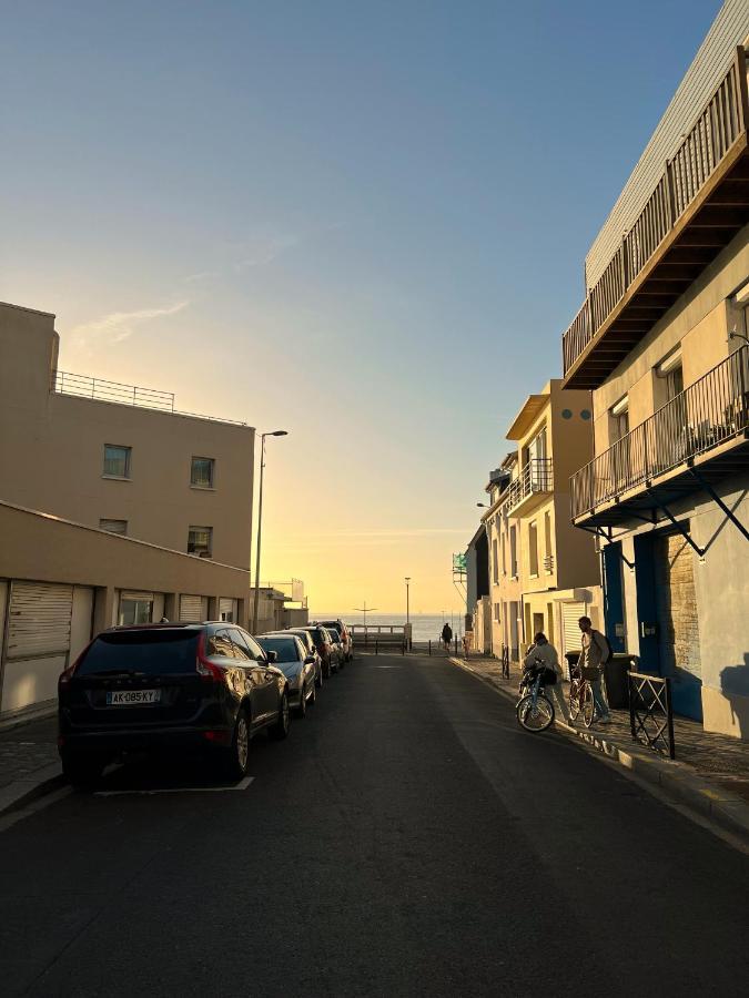Le Petit Nid Perche Sous Les Toits, Vue Mer Le Havre Exteriör bild