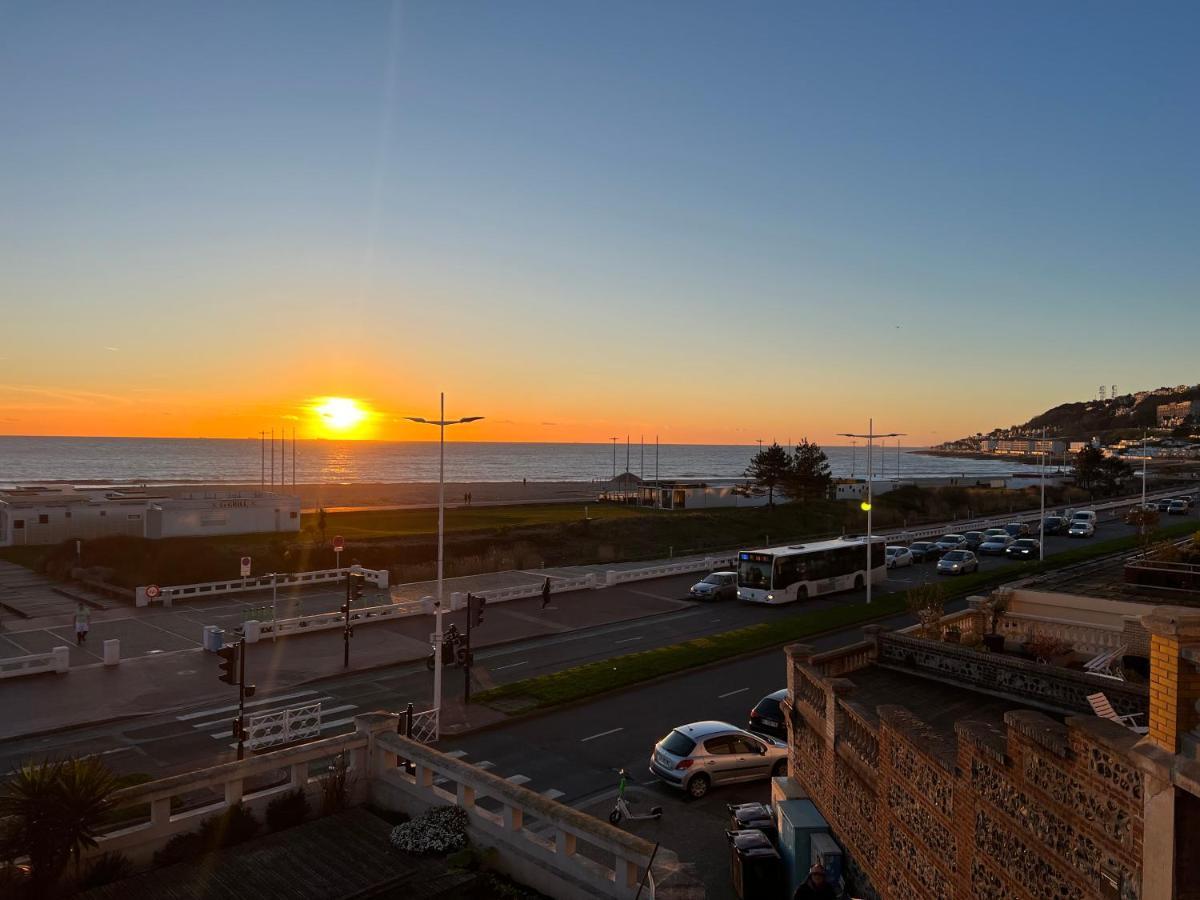 Le Petit Nid Perche Sous Les Toits, Vue Mer Le Havre Exteriör bild